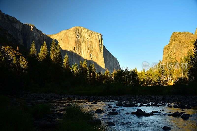 大教堂尖顶，奔驰河，El Capitan